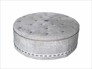 Benches + Ottomans — 04831